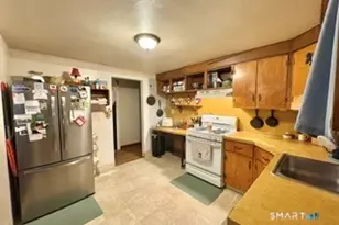 14 Leland Dr, East Hartford, CT 06108 - Photo 3