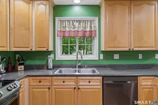 10 Ferris Rd, Newtown, CT 06470 - Photo 13