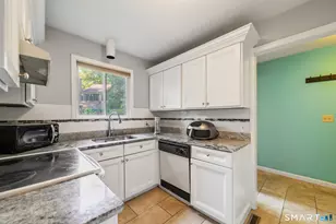 147 Heritage Vlg, Southbury, CT 06488 - Photo 9