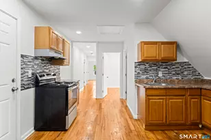 483 Edgewood St, Hartford, CT 06112 - Photo 17