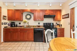 35 Woodbury Hl, Woodbury, CT 06798 - Photo 9