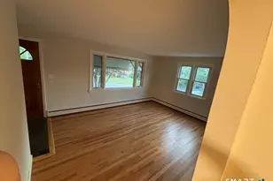 35 Pine St, Waterford, CT 06385 - Photo 3