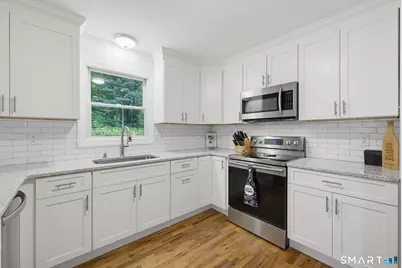 18 Vale Road, Brookfield, CT 06804 - Photo 5