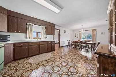 134 Judith Lane, Waterbury, CT 06704 - Photo 5