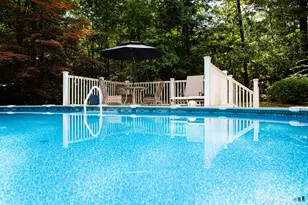8 Old Towantic Hill Rd, Oxford, CT 06478 - Photo 11