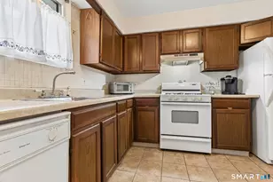 55 Thompson St, East Haven, CT 06513 - Photo 11