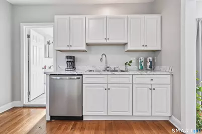 30 Melrose Avenue, Waterbury, CT 06705 - Photo 7