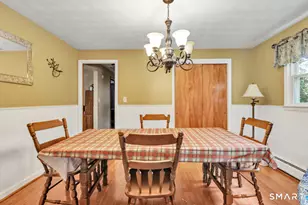 82 Crown St, Trumbull, CT 06611 - Photo 15