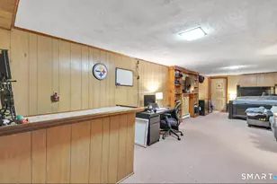 82 Crown St, Trumbull, CT 06611 - Photo 17