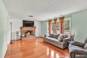 82 Crown St, Trumbull, CT 06611 - Photo 7
