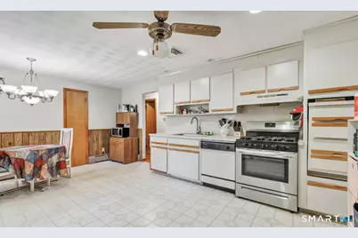 82 Crown Street, Trumbull, CT 06611 - Photo 9