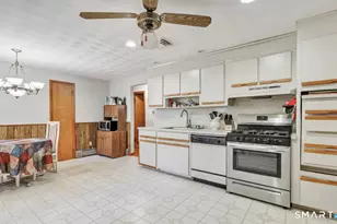 82 Crown St, Trumbull, CT 06611 - Photo 9