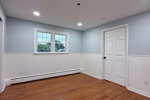 82 Crown St, Trumbull, CT 06611 - Photo 9