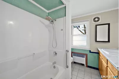 21 Spier Avenue, Enfield, CT 06082 - Photo 17