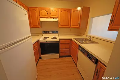 47 Highland Street #214, West Hartford, CT 06119 - Photo 3