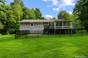 8 Fleetwood Dr, New Fairfield, CT 06812 - Photo 3