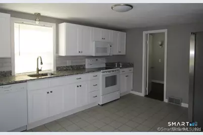 1404 West Street, Middlebury, CT 06762 - Photo 3