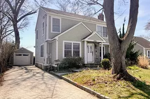 345 Housatonic Dr, Milford, CT 06460 - Photo 3