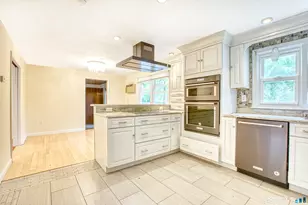 1040 Mountain Rd, Bloomfield, CT 06002 - Photo 5