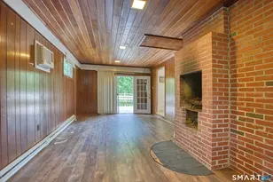 1040 Mountain Rd, Bloomfield, CT 06002 - Photo 23