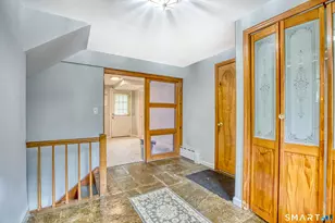 1040 Mountain Rd, Bloomfield, CT 06002 - Photo 3
