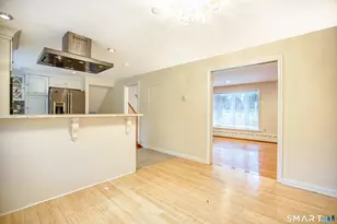 1040 Mountain Rd, Bloomfield, CT 06002 - Photo 7