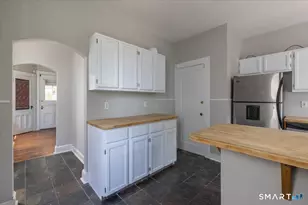 25 Westfield Ave, Bridgeport, CT 06606 - Photo 13