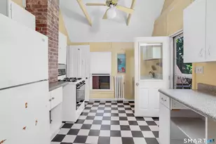 158 Shore Dr, Branford, CT 06405 - Photo 25