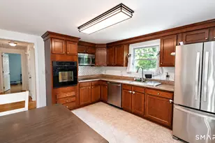 6 Sinclair St, Windsor, CT 06095 - Photo 7