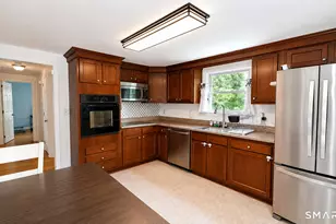 6 Sinclair St, Windsor, CT 06095 - Photo 3