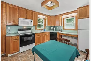 88 Tracy St, Thomaston, CT 06787 - Photo 7