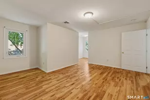 183 Livingston Pl, Bridgeport, CT 06610 - Photo 13