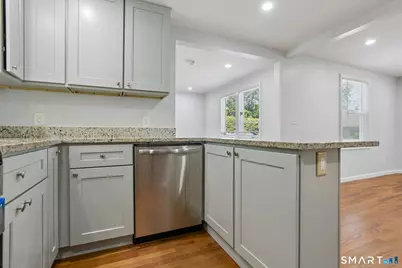 34 Lincoln Street, North Haven, CT 06473 - Photo 11