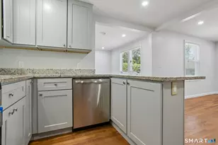 34 Lincoln St, North Haven, CT 06473 - Photo 11