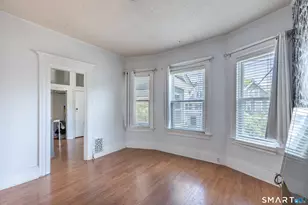 639 Laurel Ave, Bridgeport, CT 06605 - Photo 17