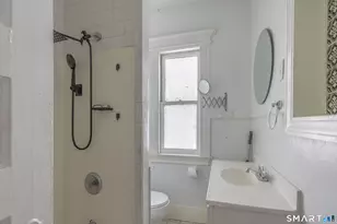 639 Laurel Ave, Bridgeport, CT 06605 - Photo 25