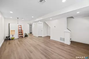136 Maple Ave, Hartford, CT 06114 - Photo 9