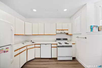 136 Maple Avenue #B, Hartford, CT 06114 - Photo 3