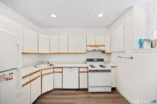 136 Maple Ave, Hartford, CT 06114 - Photo 3