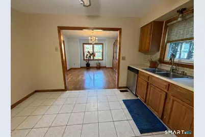 50 Lincoln Avenue #1 A Front, Danbury, CT 06810 - Photo 9