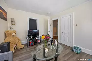 37 Preston St, Hartford, CT 06114 - Photo 9