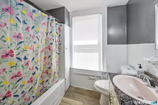 37 Preston St, Hartford, CT 06114 - Photo 7