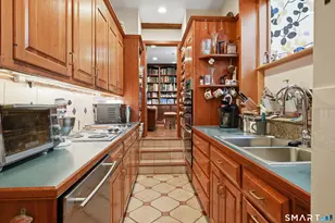 29 Old Forty Acre Mountain Rd, Danbury, CT 06811 - Photo 11