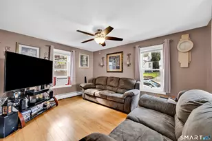 90 Myrtle St, Meriden, CT 06450 - Photo 9