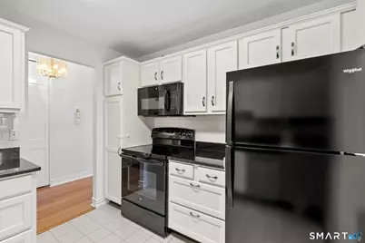 887 Farmington Avenue #6A, West Hartford, CT 06119 - Photo 13