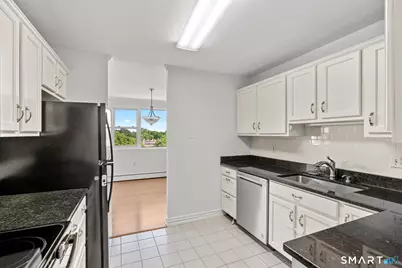 887 Farmington Avenue #6A, West Hartford, CT 06119 - Photo 9