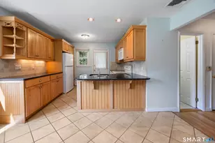 46 E Maxwell Dr, West Hartford, CT 06107 - Photo 5