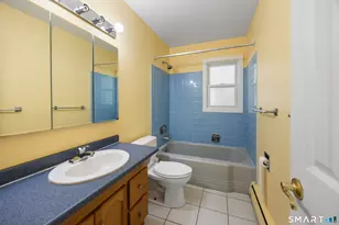46 E Maxwell Dr, West Hartford, CT 06107 - Photo 9