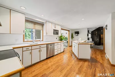 100 Blue Trail, Hamden, CT 06518 - Photo 11