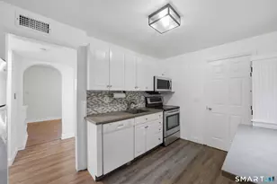 11 Barmore Dr W, Stamford, CT 06905 - Photo 5